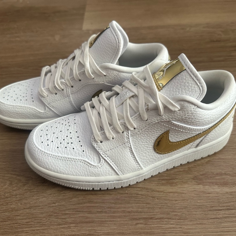 Nike White and Gold Women's Sneakers